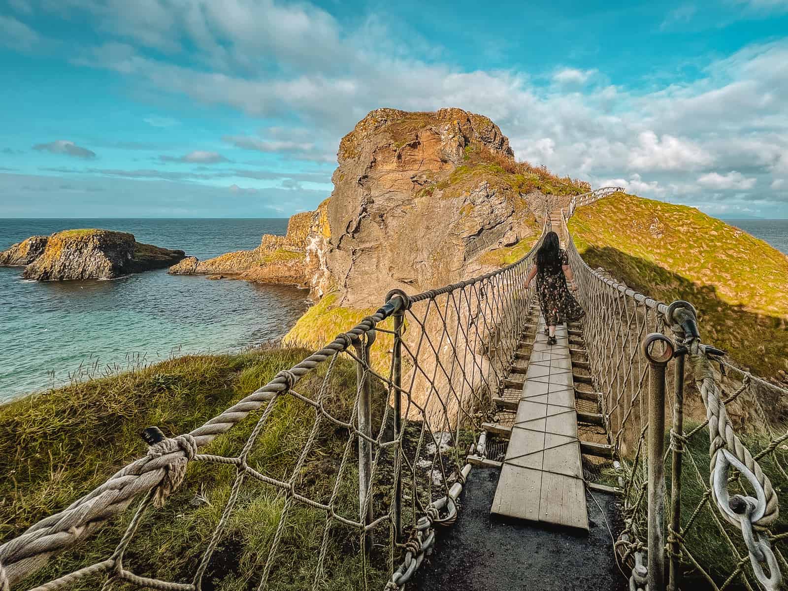 How to Cross Carrick-a-Rede-Rope-Bridge