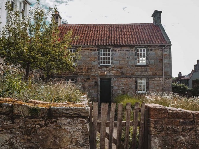 Loaghaire's House in series 4 was filmed in Curloss on Wee Causeway