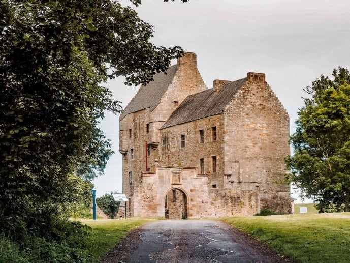 Where is Outlander filmed? Midhope Castle Lallybroch