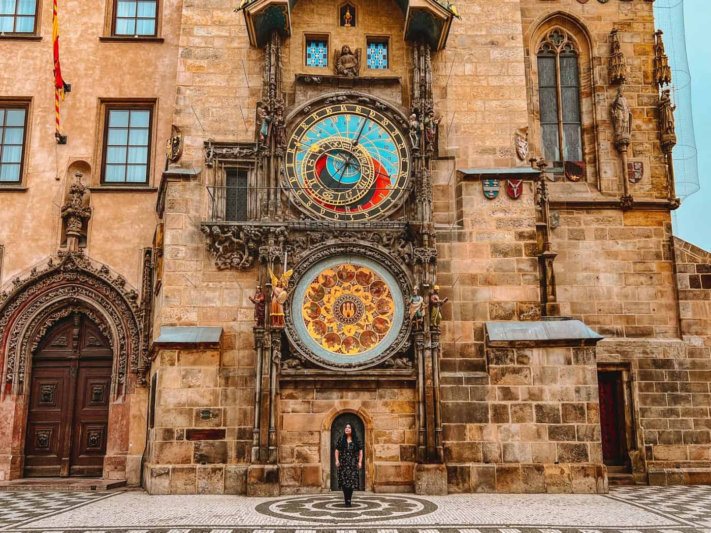 How to Visit Prague Astronomical Clock show