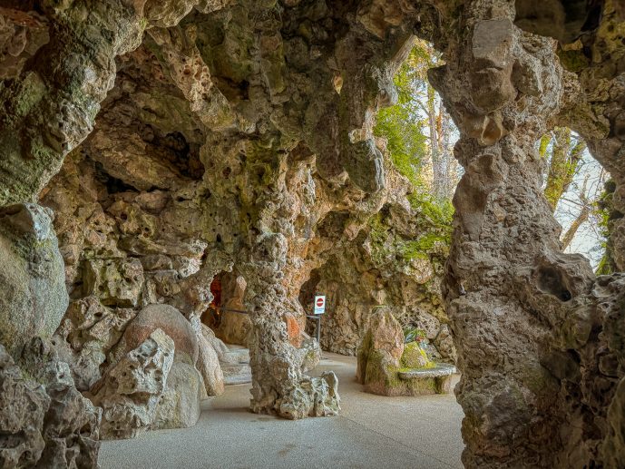 Quinta de Regaleira Grotto